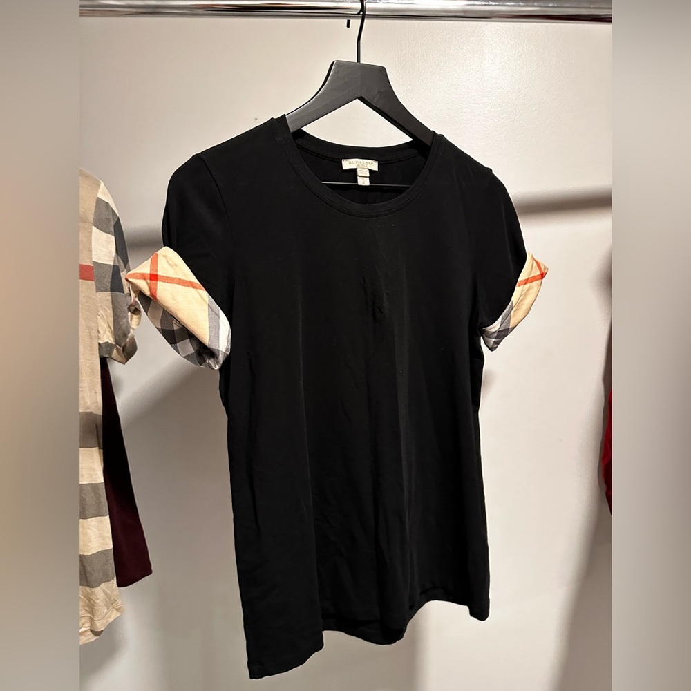 Burberry Check T Shirt
Women’s size Large
No signs of wear/holes